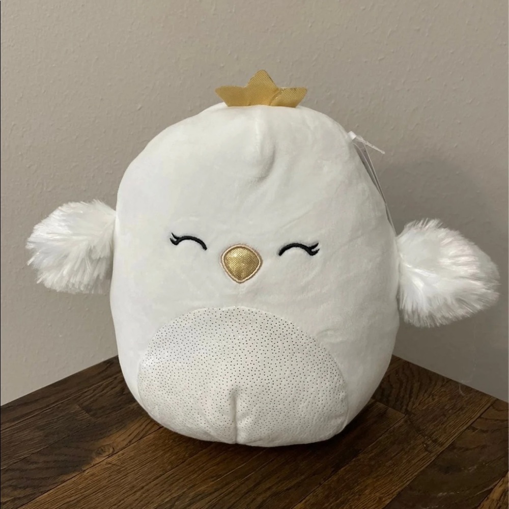 Alyssa the Swan Squishmallow